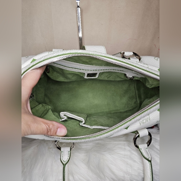 MCM boston - Picture 9 of 12